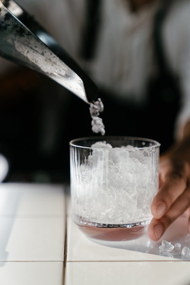 Drinking glass with ice
